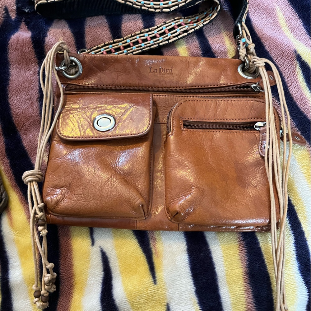 Tan / orange